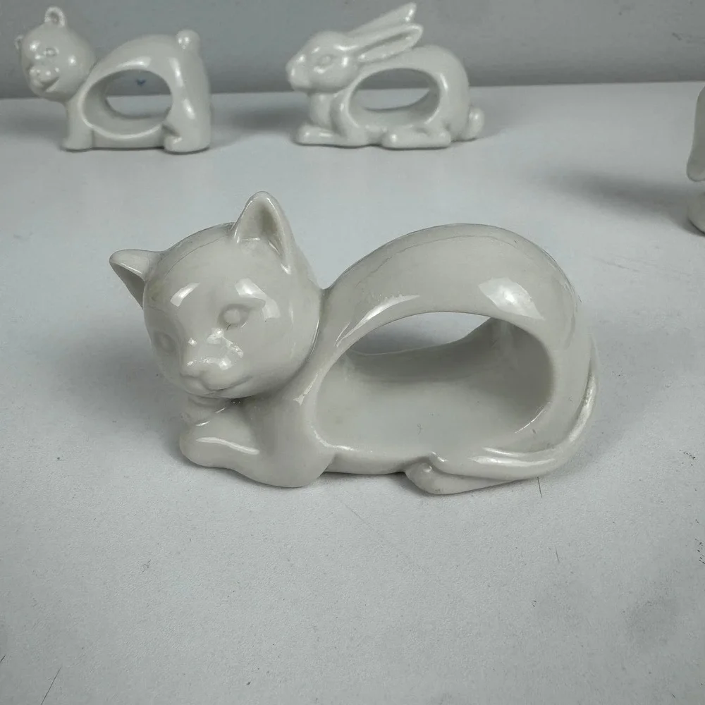 Vtg White Ceramic Animal Napkin Rings‎ Set of 4 Bear Cat Rabbit Dog whimsical